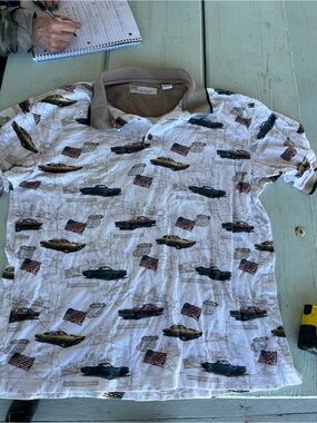 American Summer men’s polo shirt, cars and flags, sz large, great cond